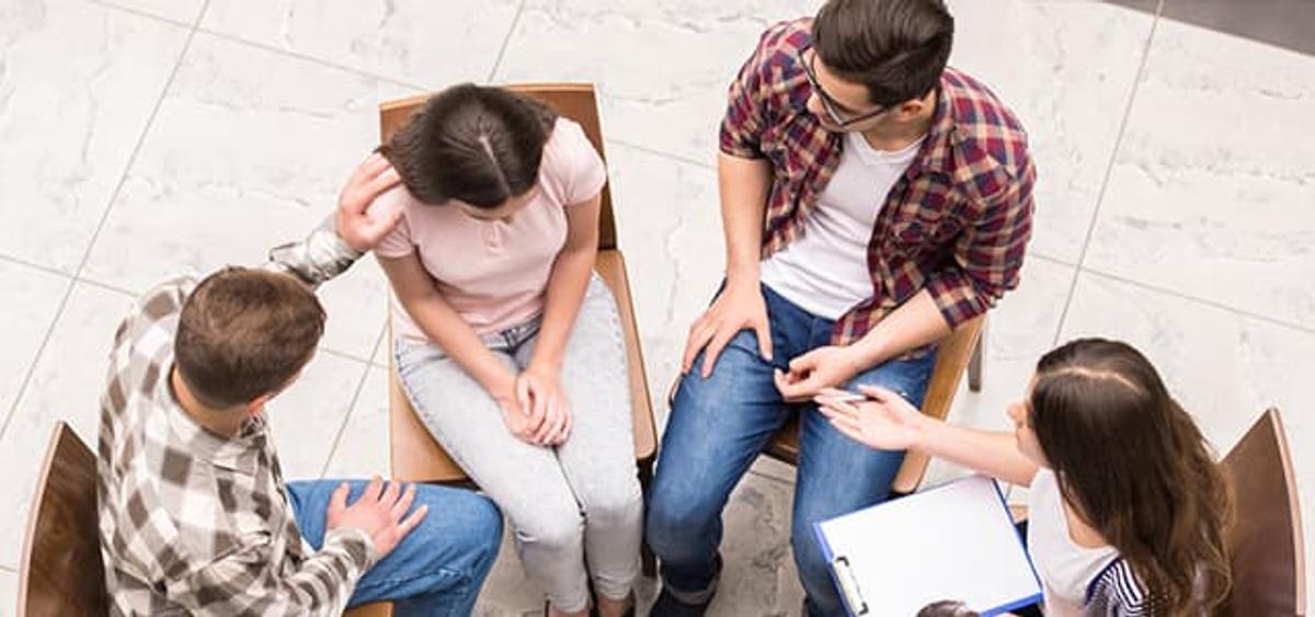 Nar-Anon: What it is, What to Expect, & How to Find Meetings