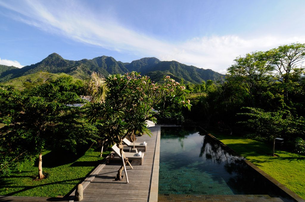Luxury Addiction Treatment in Asia: Quality and Affordability in a Postcard-Perfect Setting hero image