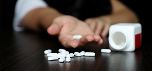 Xanax Addiction: Signs, Effects, and Treatment