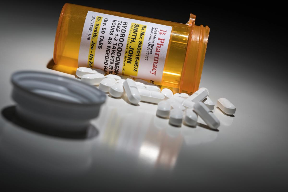 Hydrocodone Misuse and Addiction: How It Happens and How to Get Help