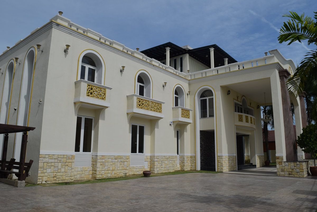 The Wave Youth Clinic Opens, Putting Families Back Together in Asia and Beyond hero image