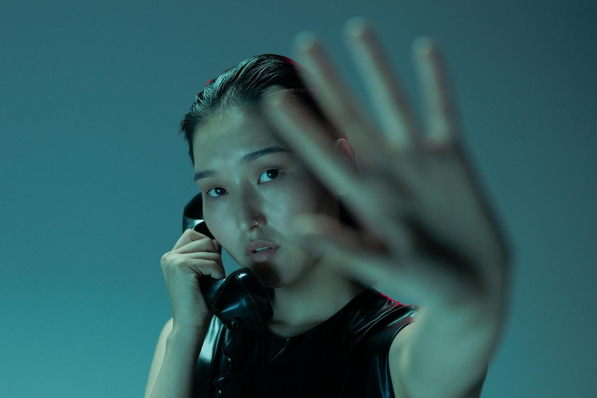 Mastering the Gray Rock Method: A Guide to Detaching From Toxic Interactions